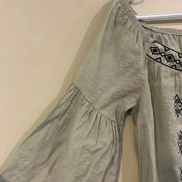 ❤️2/$50❤️[M]Simply Irresistible Cotton Blend Off Shoulder Embroidered  Blouse - Picture 4 of 8